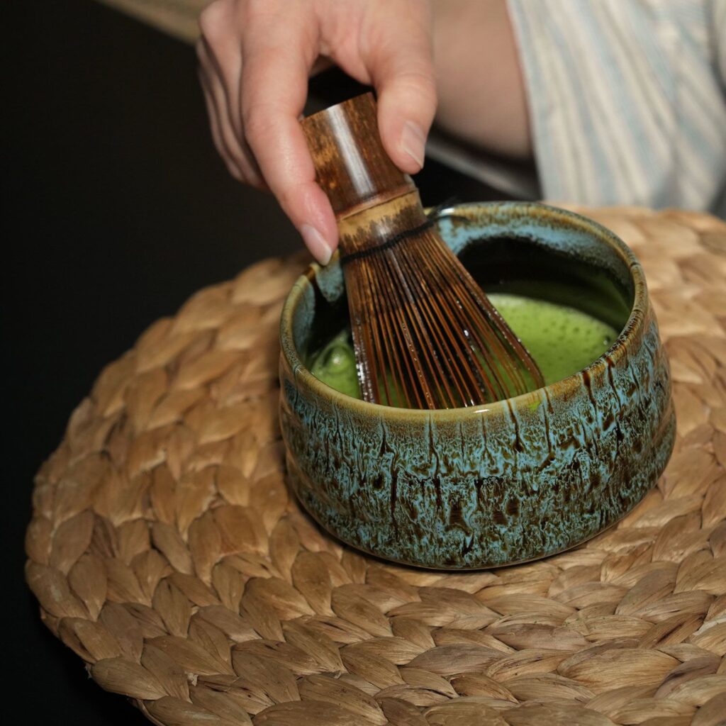 matcha whisk set and foam in matcha bowl