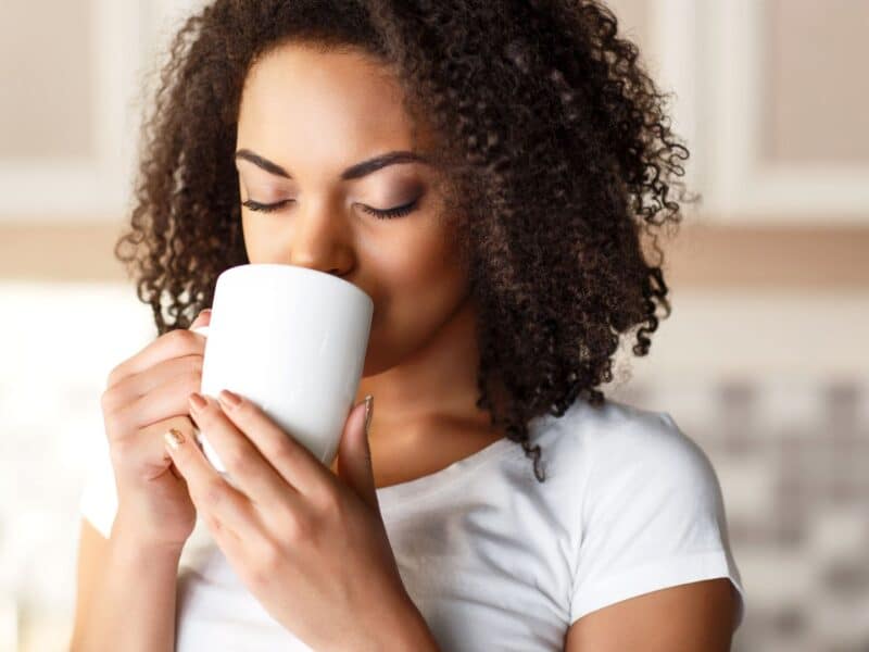 drink a relaxing cup of tea - how to taste tea like a pro