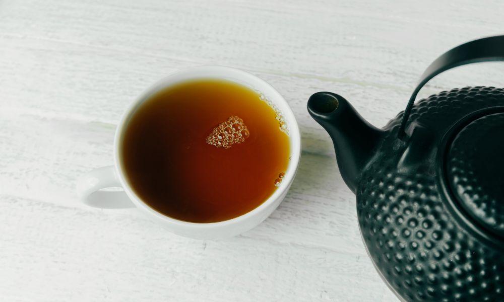 brewed black tea - Does Black Tea Have More Caffeine Than Green Tea? | Teapro