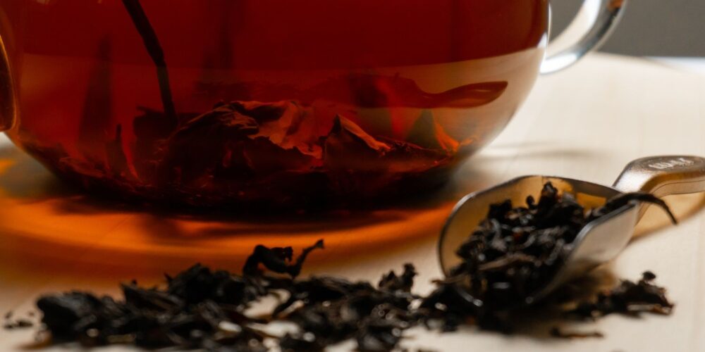 how to brew loose leaf black tea perfectly without bitterness - what is the benefits of black tea- what are the benefits of drinking black tea- what does black tea do for the body- black tea good for you- black tea good for what - black tea brewing guide - brewing black tea