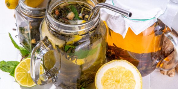 featured image - how to cold brew tea at home