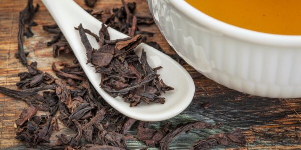 featured image light vs dark oolong tea