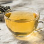 featured image - oolong vs green tea