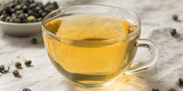 featured image - oolong vs green tea