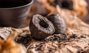 Tea Myths only connoisseurs notice- the truth behind aging tea