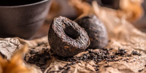 Tea Myths only connoisseurs notice- the truth behind aging tea