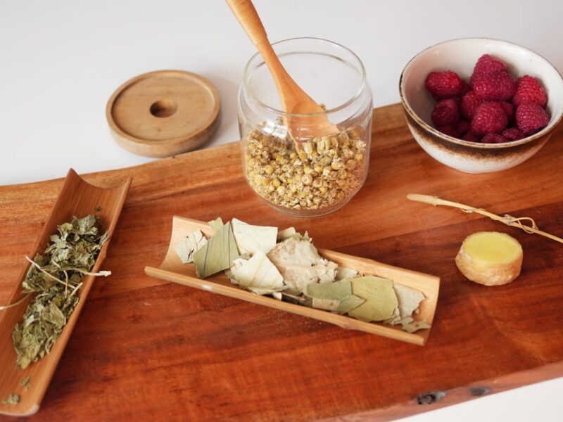 blood sugar support tea recipe, lotus tea and raspberries ingredients