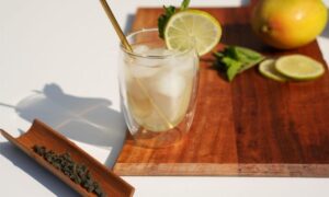 oolong mango cold brew recipe, mango oolong tea, cold brew oolong recipe, lan gui ren oolong, iced oolong tea recipe, tropical iced tea recipe, oolong tea with fruit
