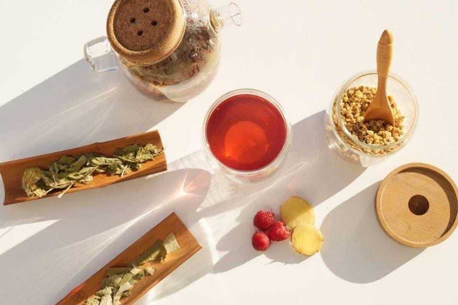 blood sugar support tea recipe, raspberry lotus leaf and ginger tea
